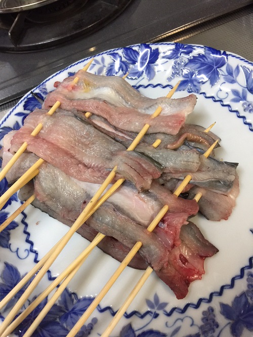 捌いて串刺しにしたところ